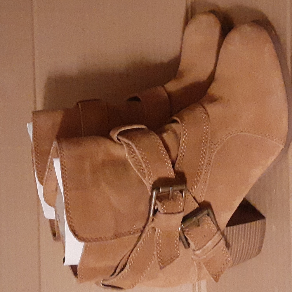 Mossimo suede boots